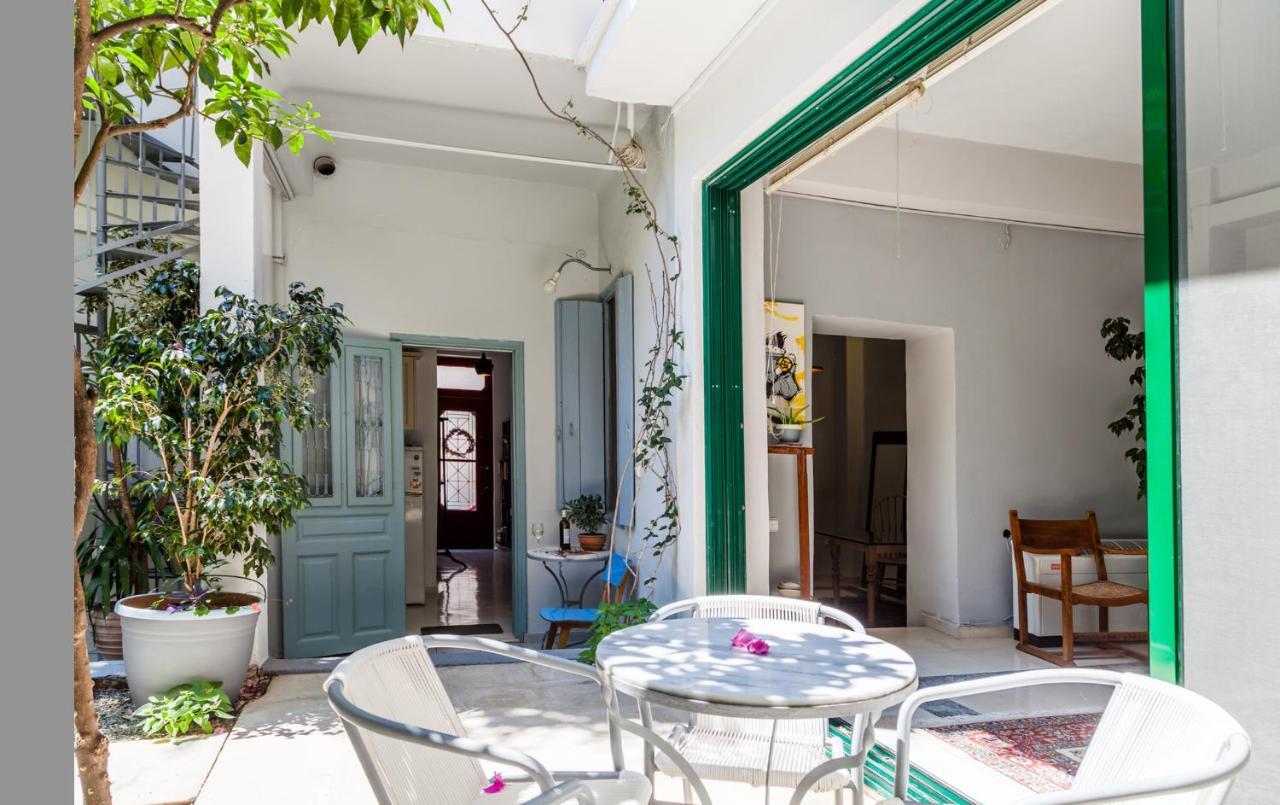 Athenian Yard Near Acropolis Villa Exterior photo